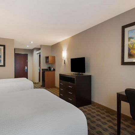 Best Western University Inn And Suites Форест Гров Экстерьер фото