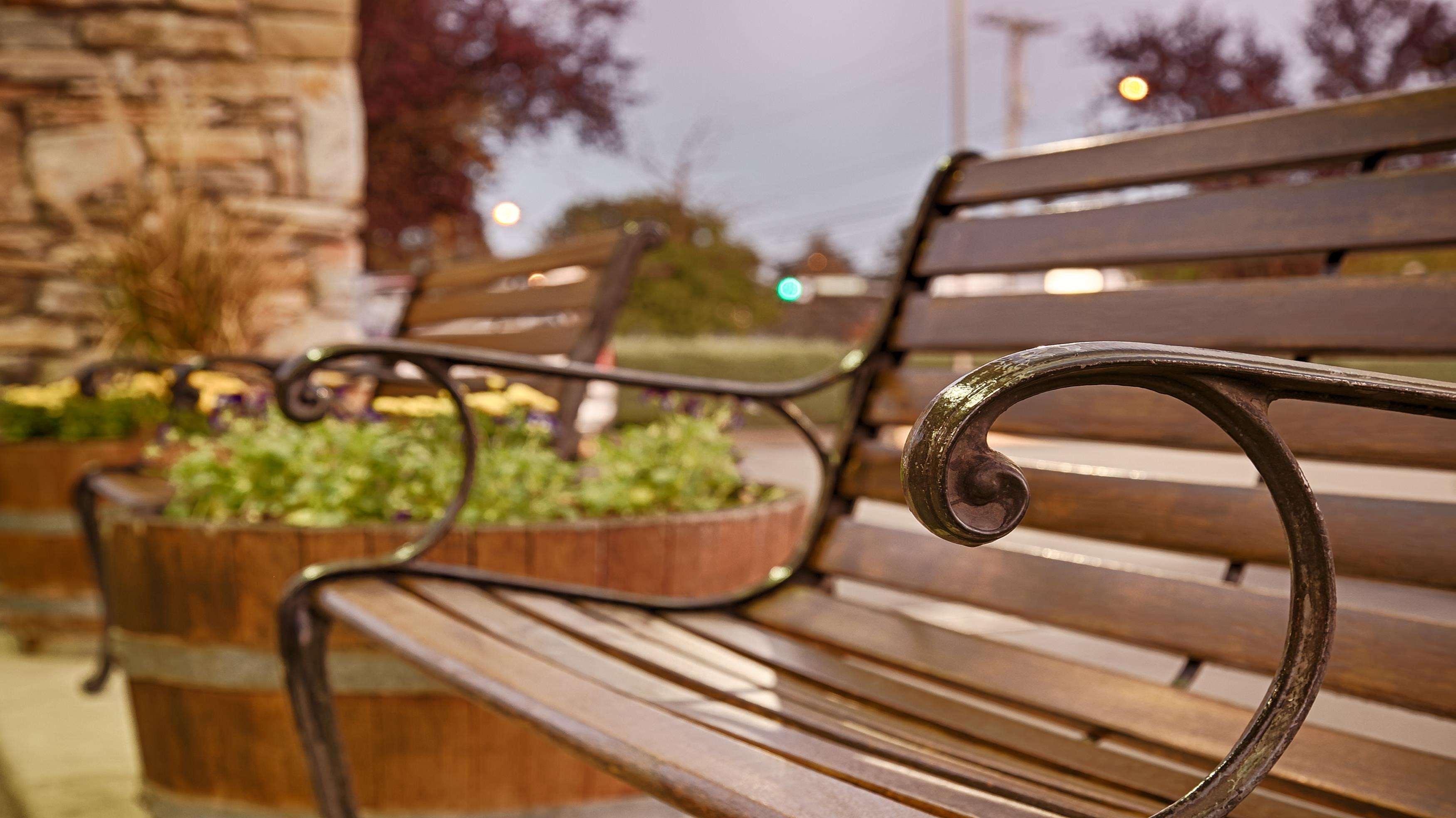 Best Western University Inn And Suites Форест Гров Экстерьер фото