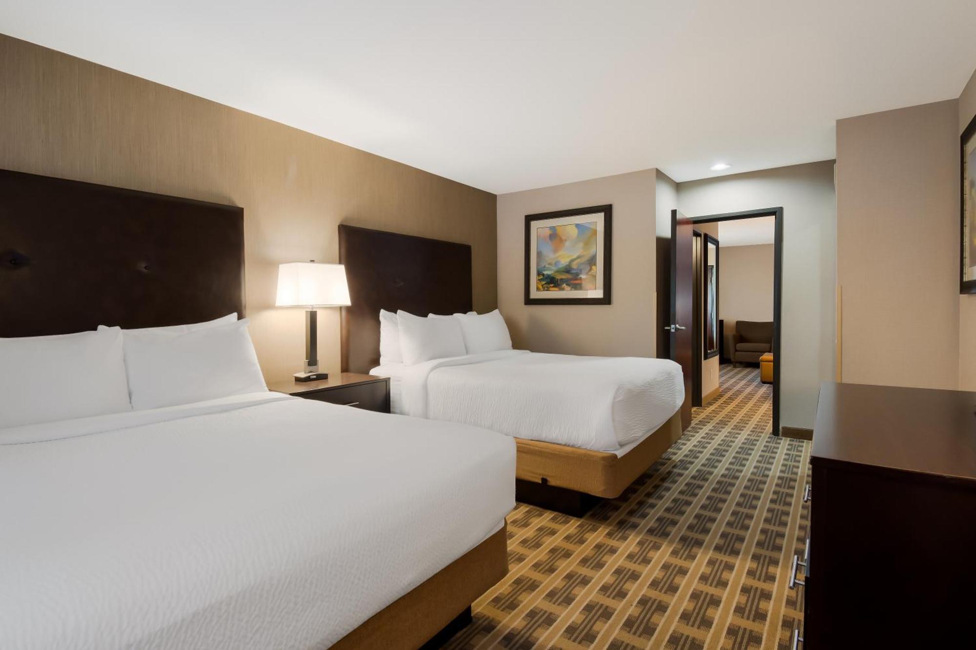 Best Western University Inn And Suites Форест Гров Экстерьер фото