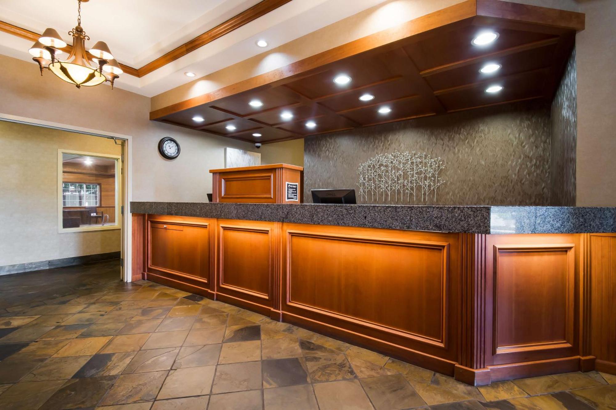 Best Western University Inn And Suites Форест Гров Экстерьер фото